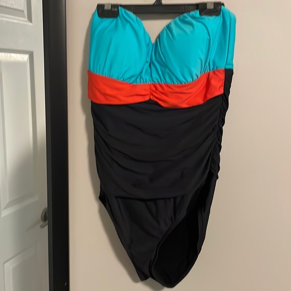 One Piece Swim suit -Size 12 - Picture 1 of 8